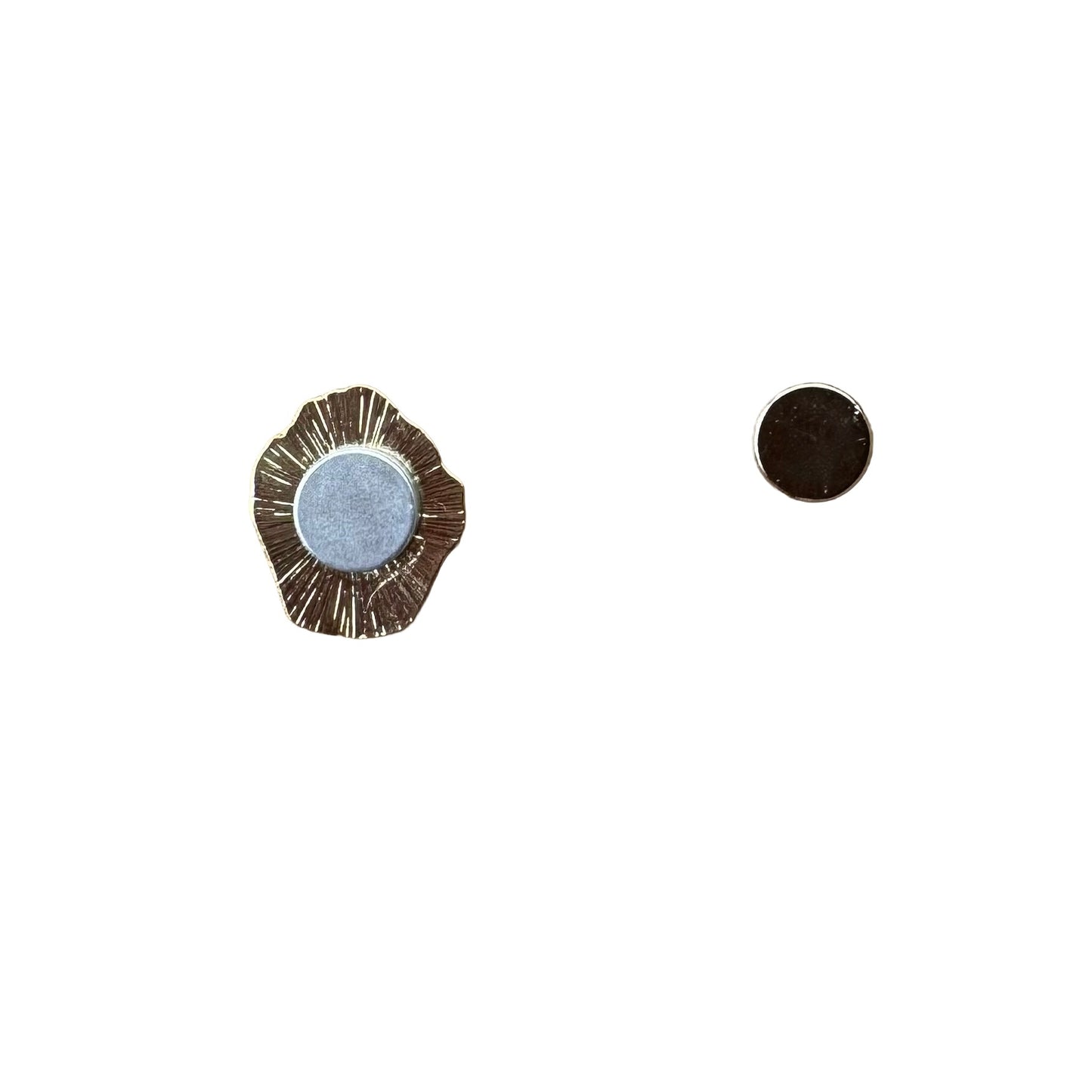Cupcake Enamel Needle Minder