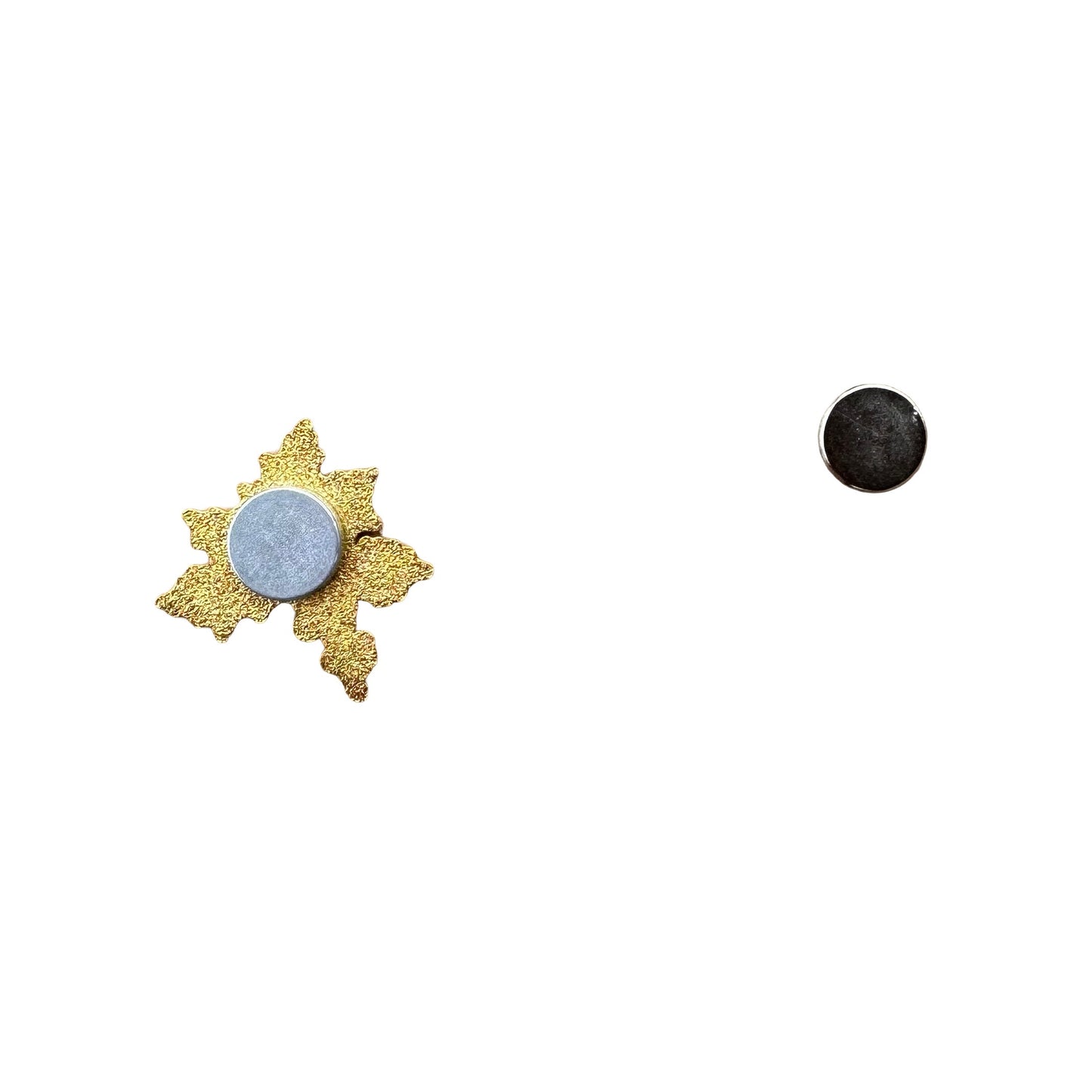 Holly Enamel Needle Minder