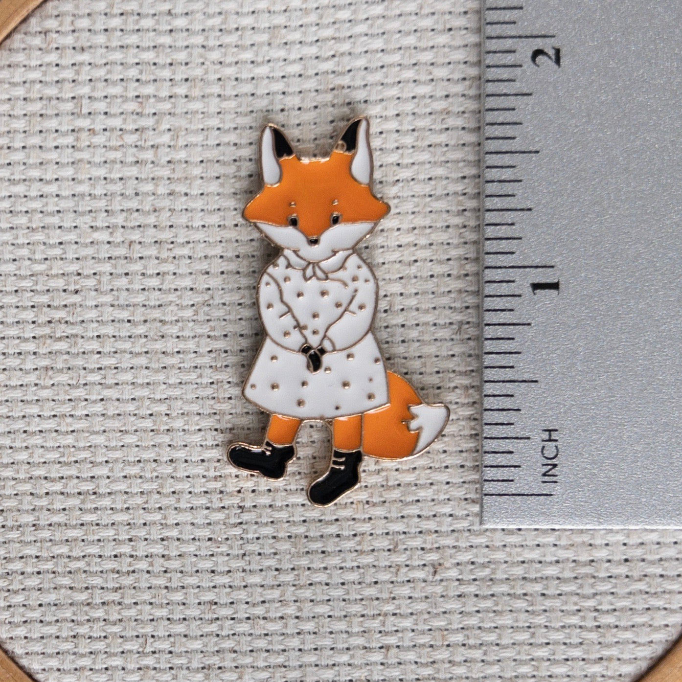 Lady Fox Enamel Needle Minder