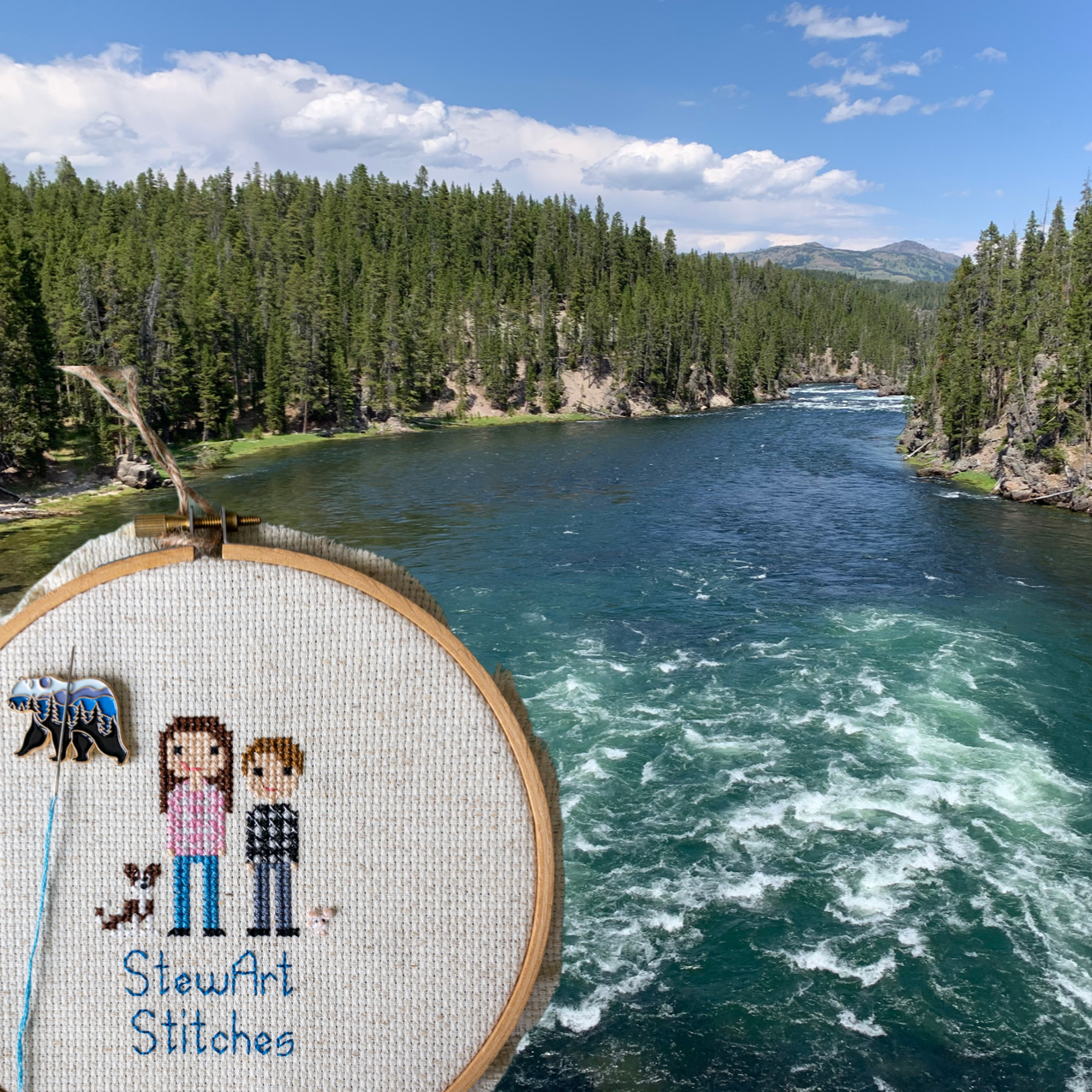 Mountain Bear Enamel Needle Minder