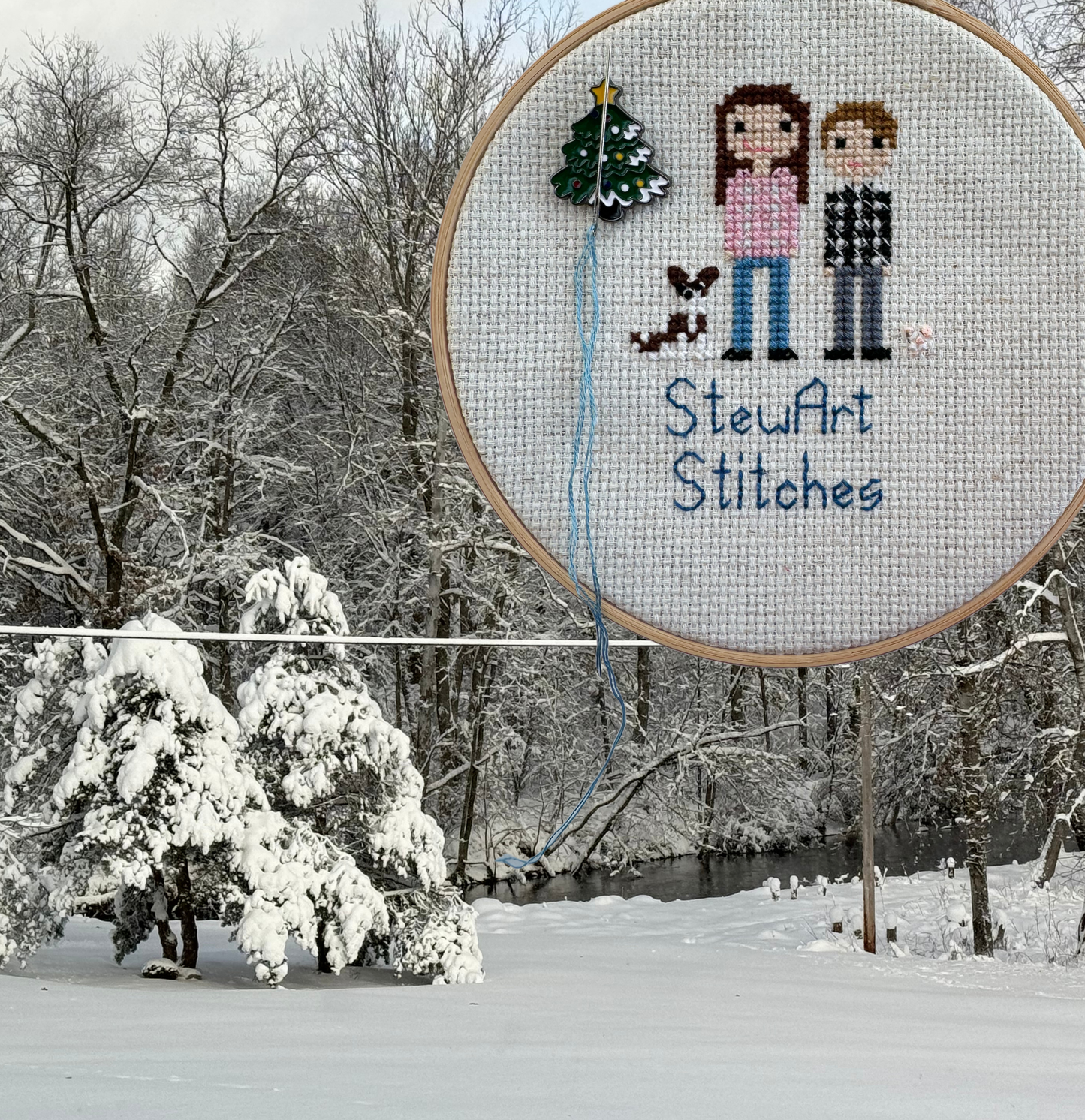 Christmas tree magnetic needle minder – enamel holiday accessory for cross stitch, embroidery, and needlepoint – festive stitching gift with decorated tree design.