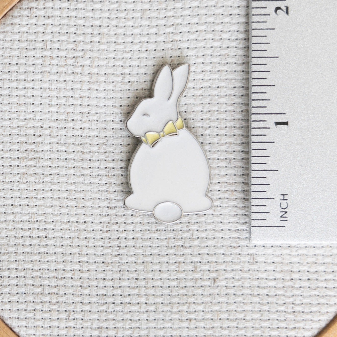 Bunny Rabbit Enamel Needle Minder