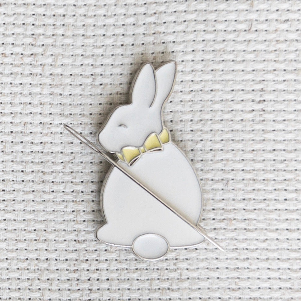 Bunny Rabbit Enamel Needle Minder