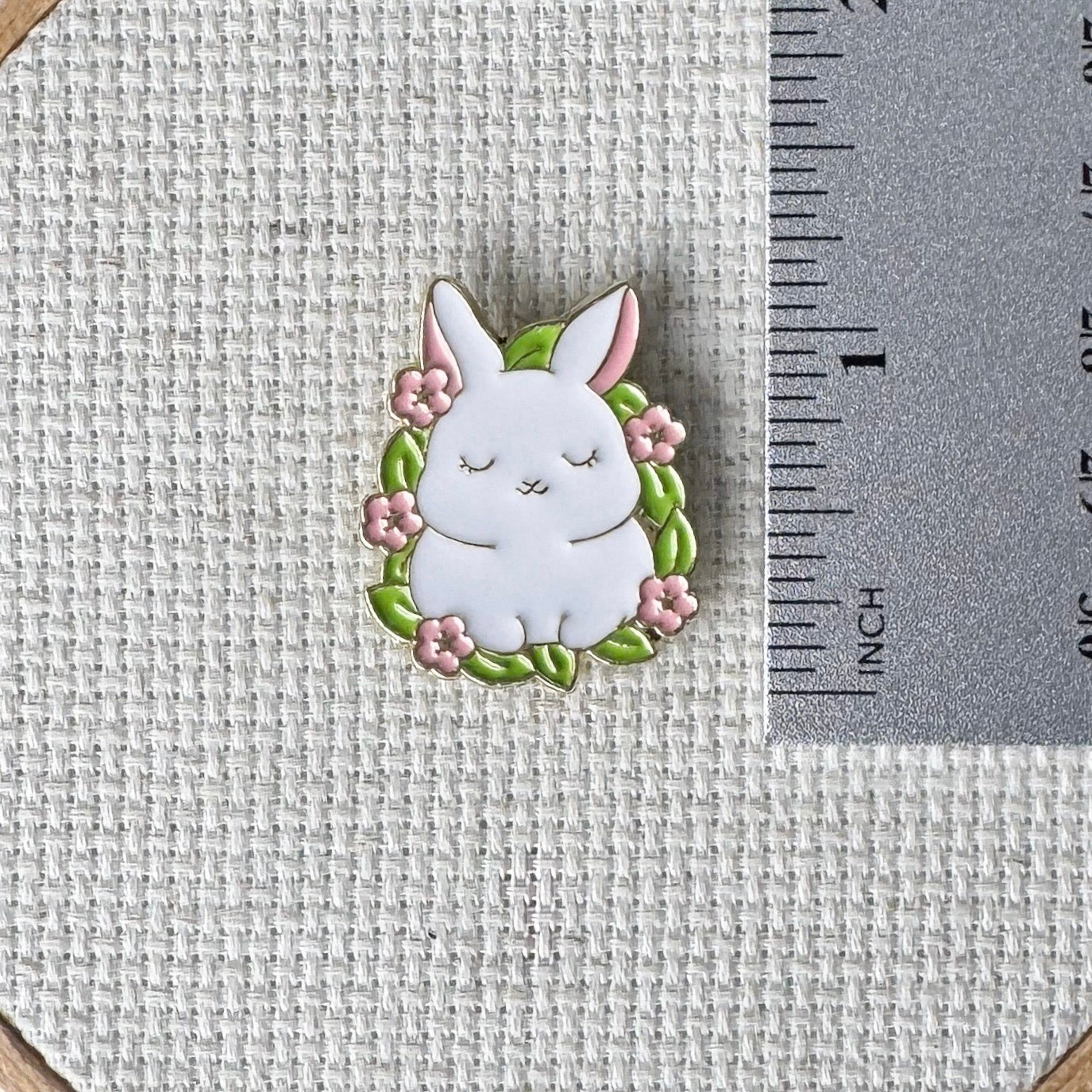 Bunny Rabbit Needle Minder 