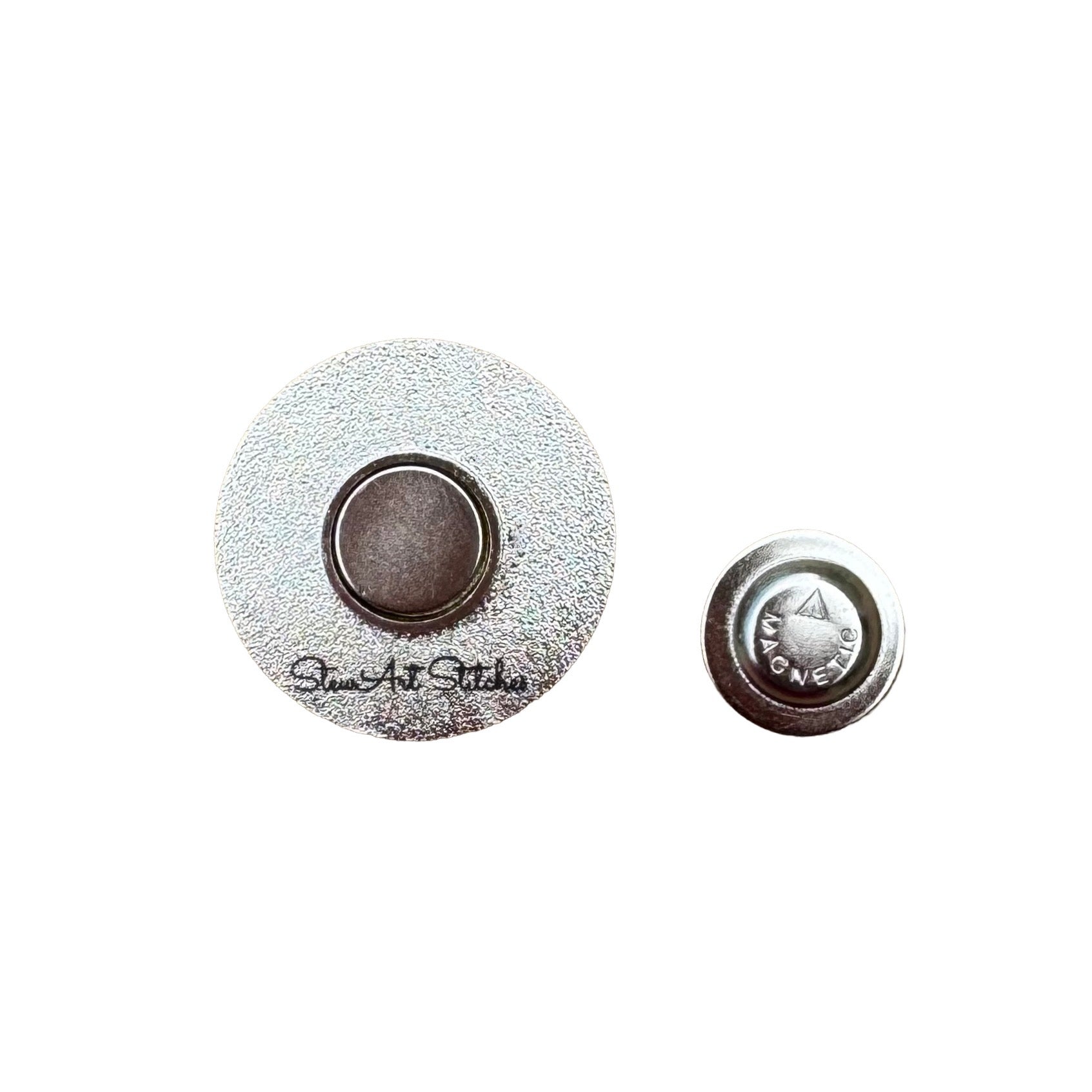 Cameo Black Needle Minder