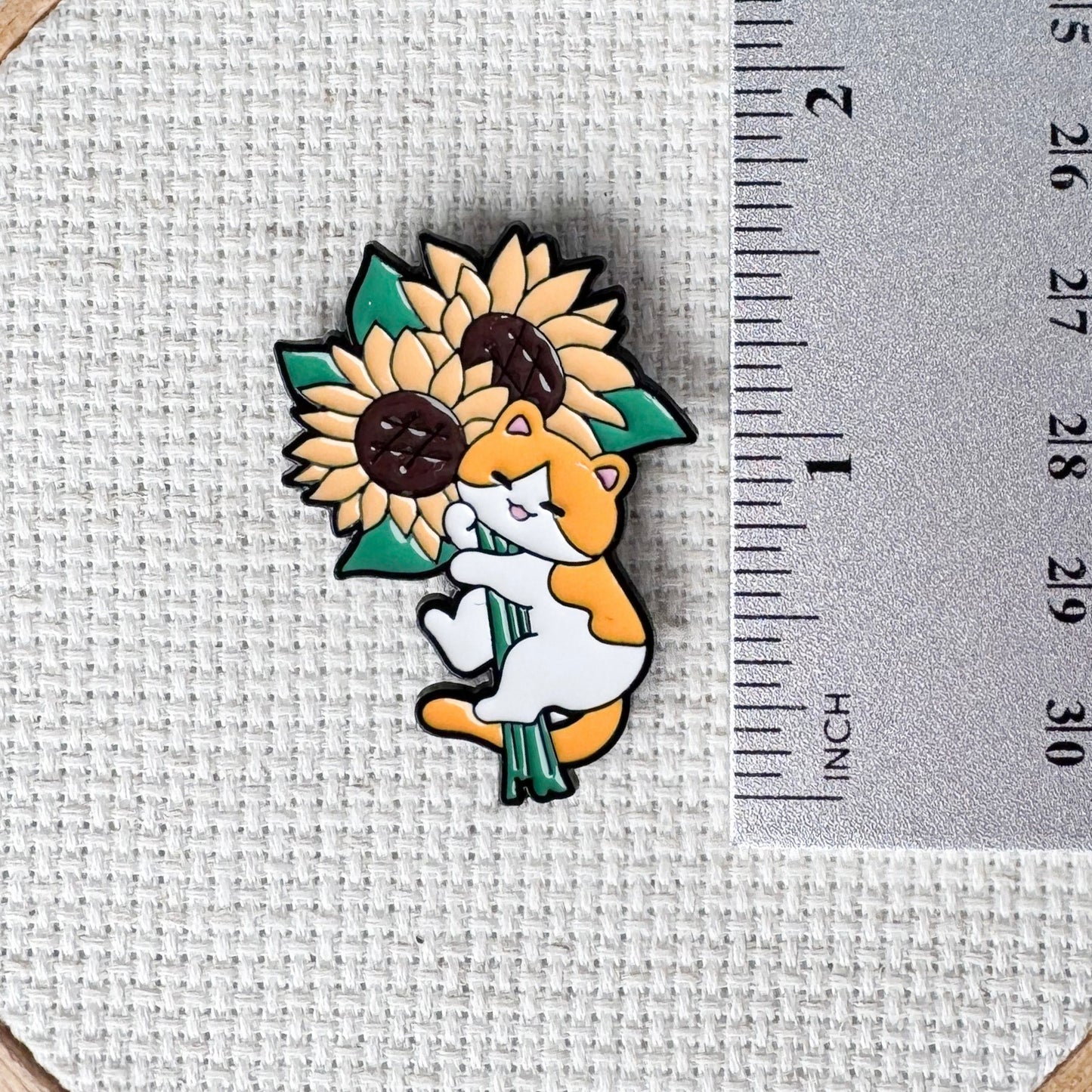 Cat With Sunflowers Magnetic Enamel Needle Minder