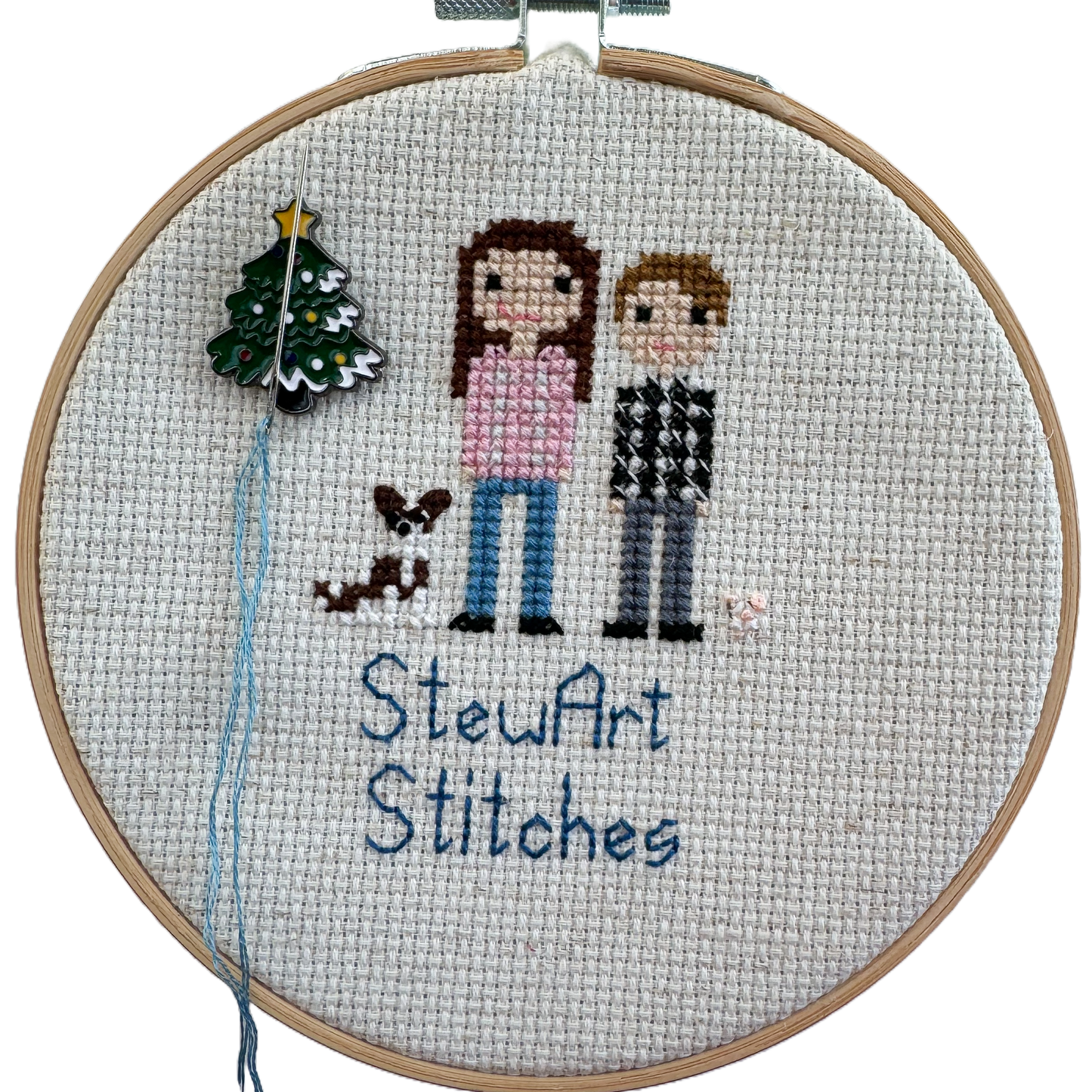 Christmas tree magnetic needle minder – enamel holiday accessory for cross stitch, embroidery, and needlepoint – festive stitching gift with decorated tree design.