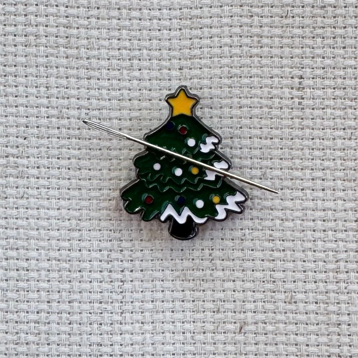 Christmas Tree magnetic enamel needle minder