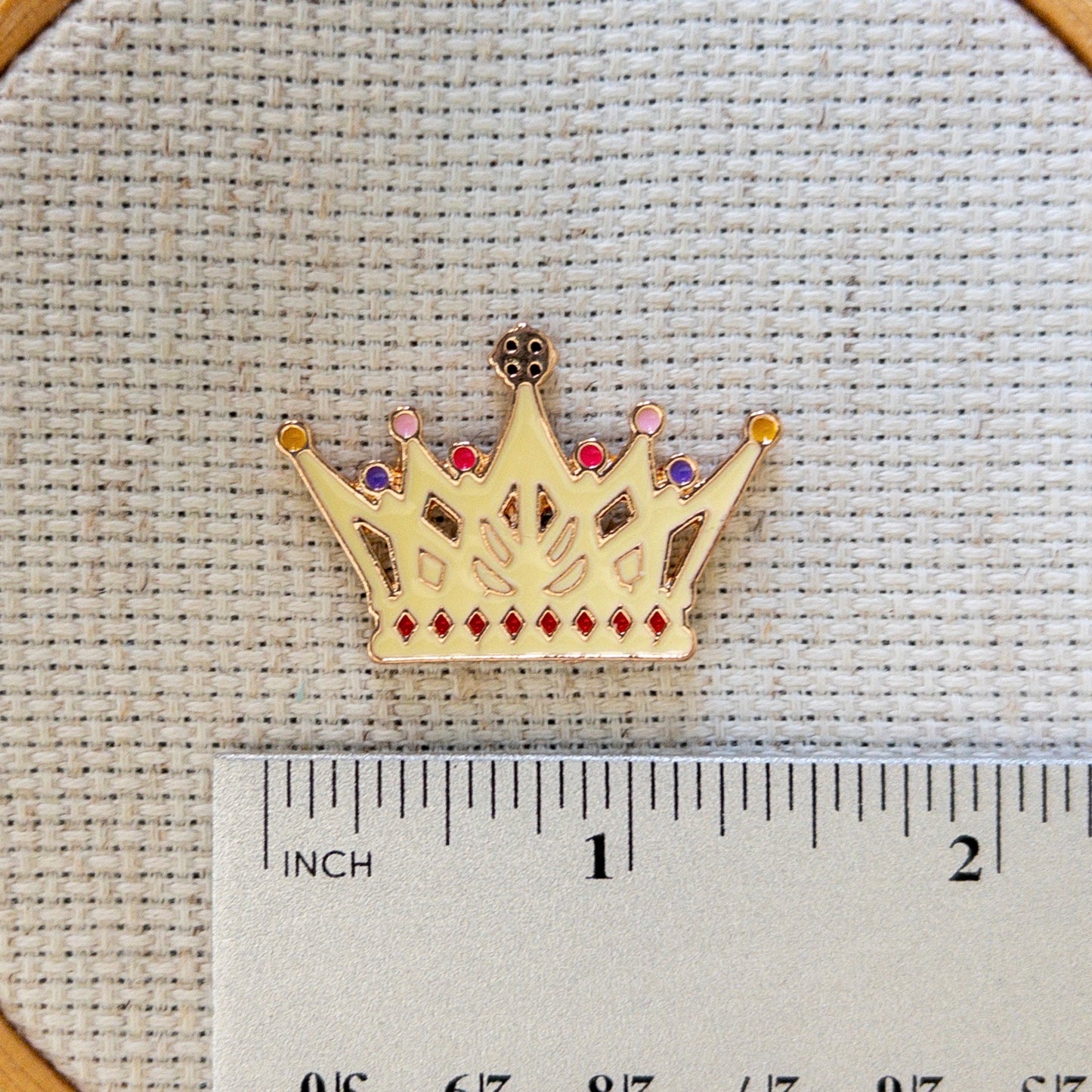 Crown Enamel Needle Minder