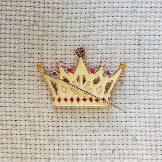 Crown Enamel Needle Minder