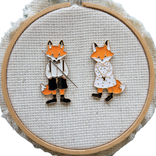 Fox Enamel Needle Minder