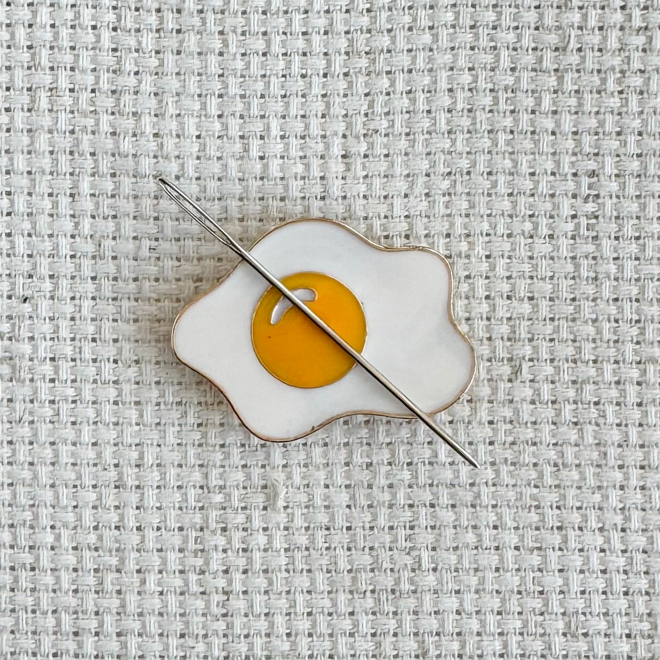 Fried Egg Magnetic Enamel Needle Minder
