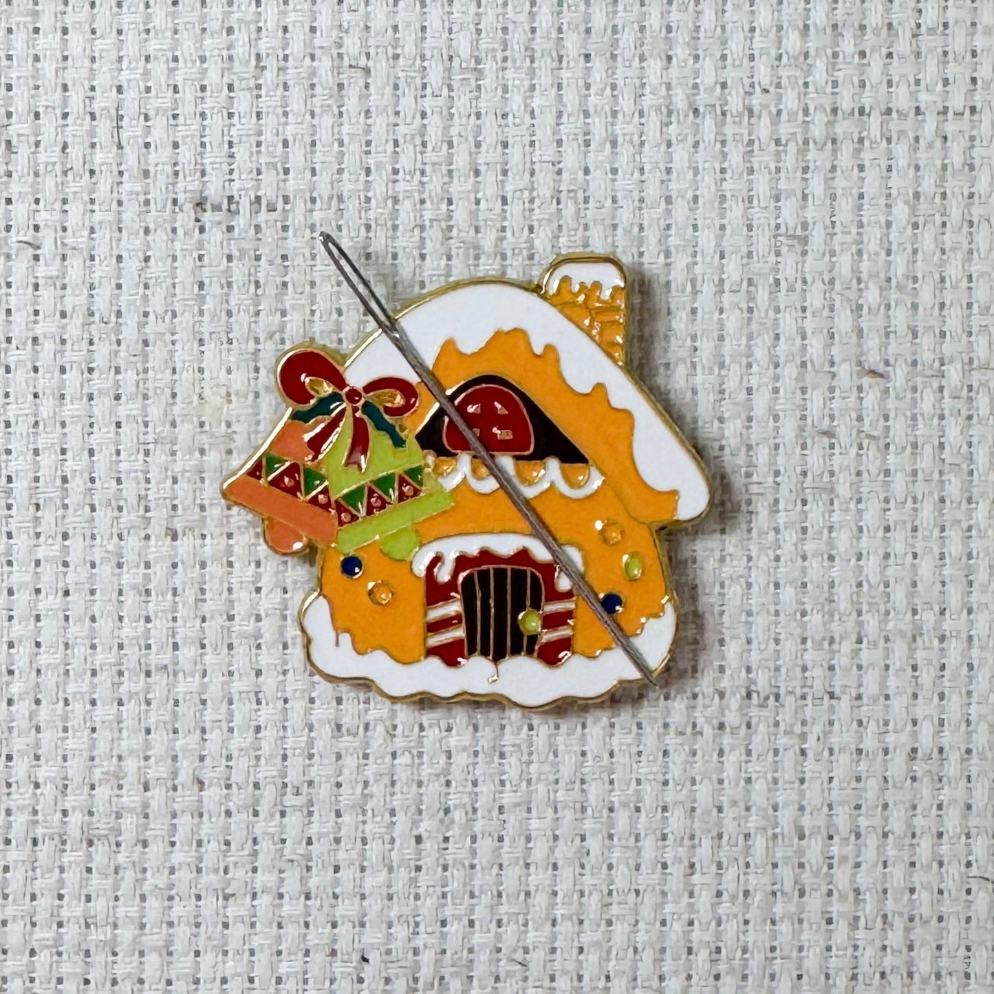 Gingerbread House Enamel Needle Minder