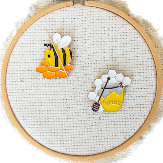 Honey Bee Magnetic Enamel Needle Minder