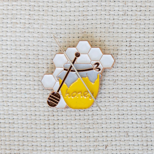 Honey Pot Magnetic Enamel Needle Minder