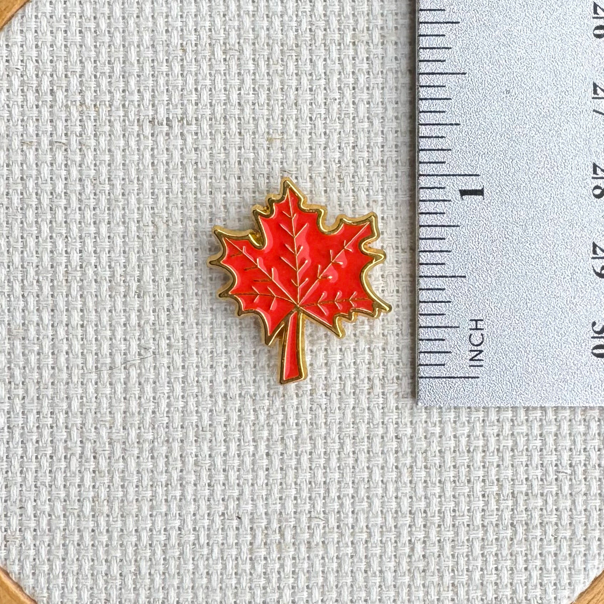 Fall Leaf Enamel Needle Minder