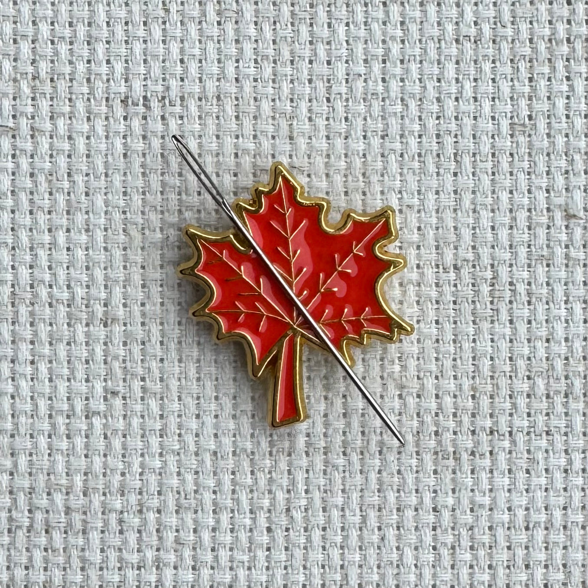 Fall Leaf Enamel Needle Minder