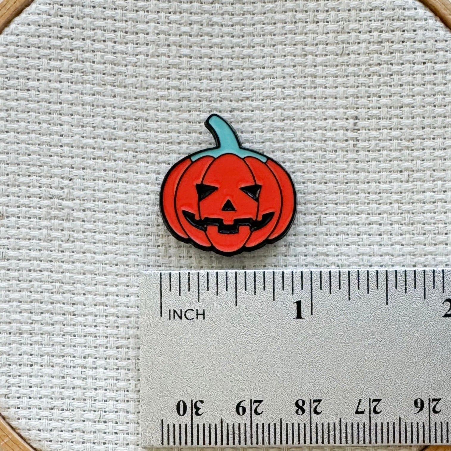 Jack o' Lantern Pumpkin Enamel Needle Minder