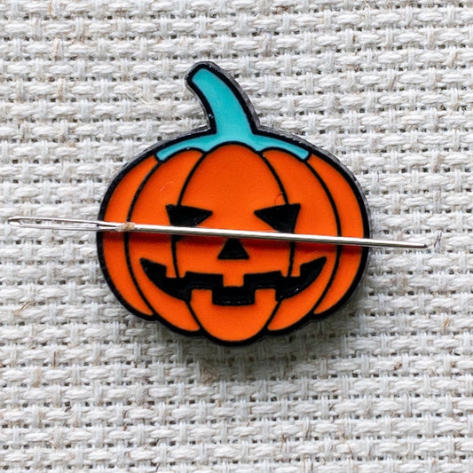 Jack o' Lantern Pumpkin Enamel Needle Minder
