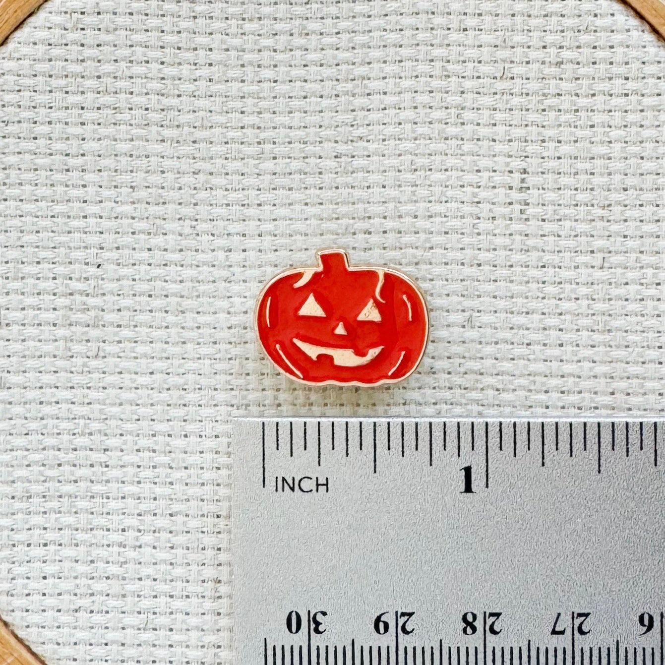Jack o' Lantern Pumpkin Enamel Needle Minder