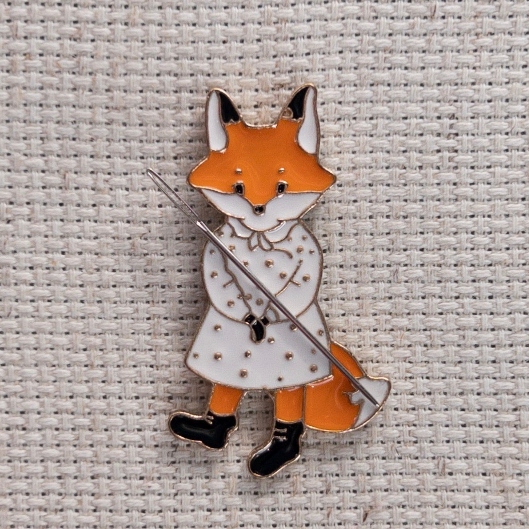 Lady Fox Enamel Needle Minder