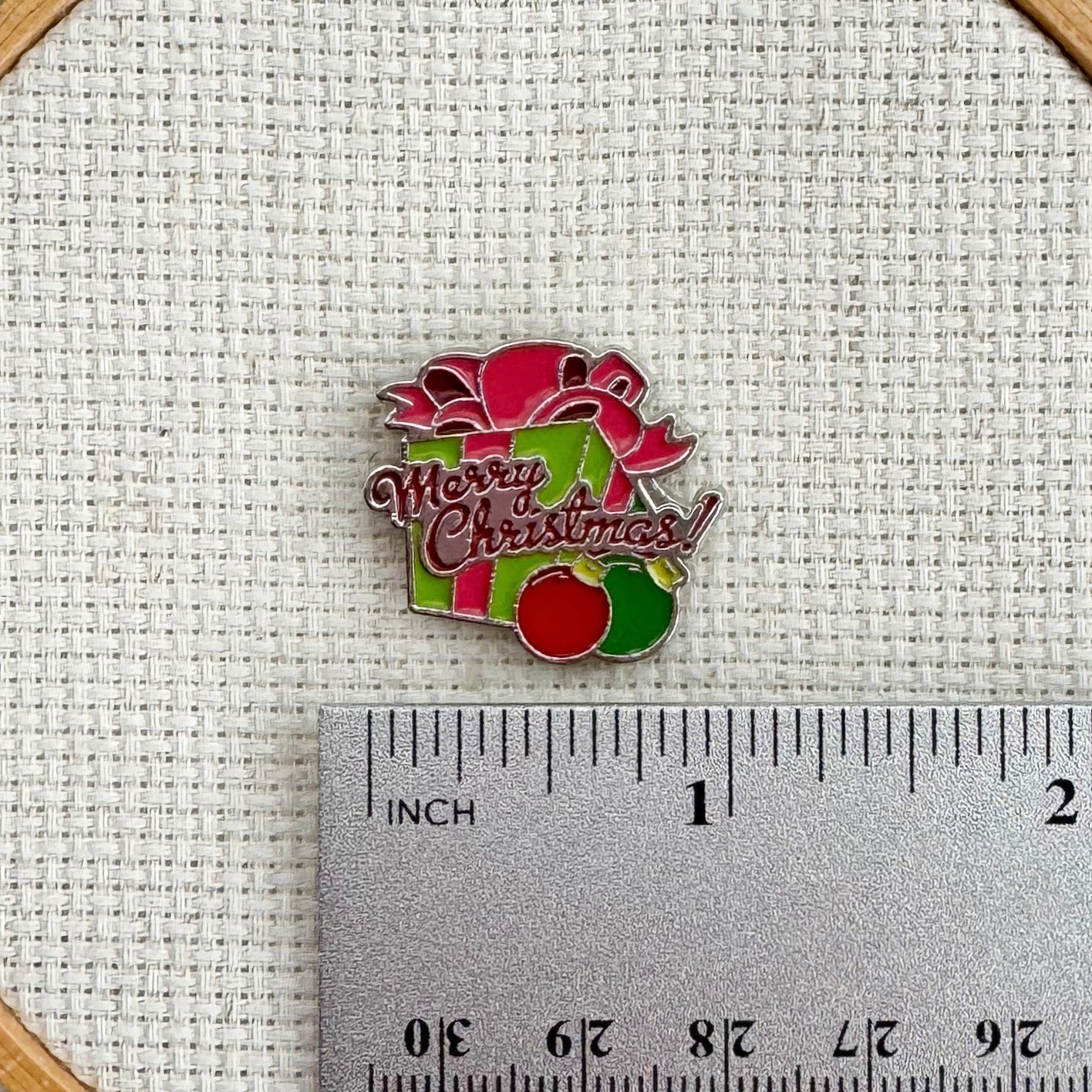 Merry Christmas Present Needle Minder