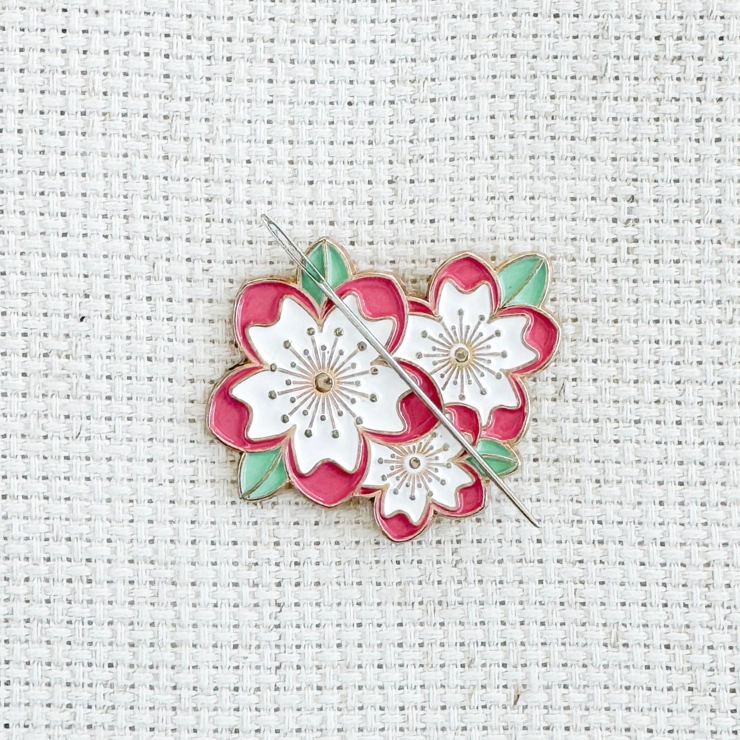Pink and White Flowers Enamel Needle Minder