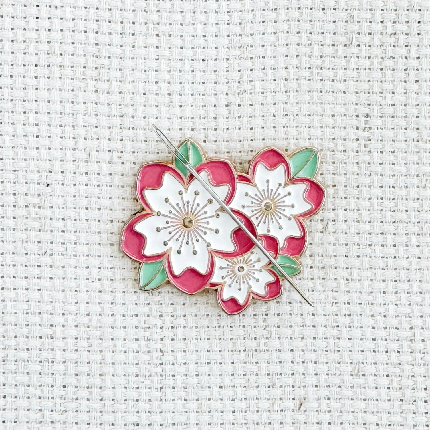 Pink and White Flowers Enamel Needle Minder
