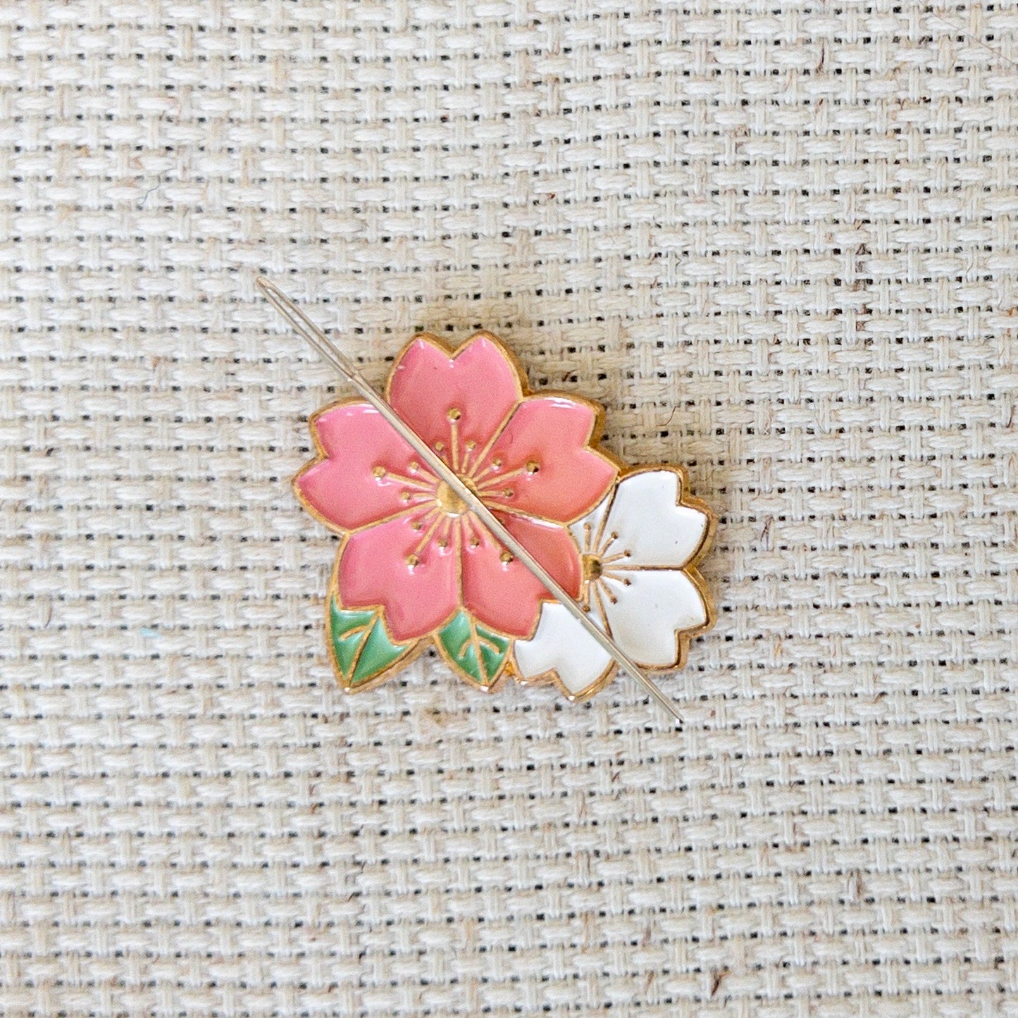 Pink and White Flowers Enamel Needle Minder