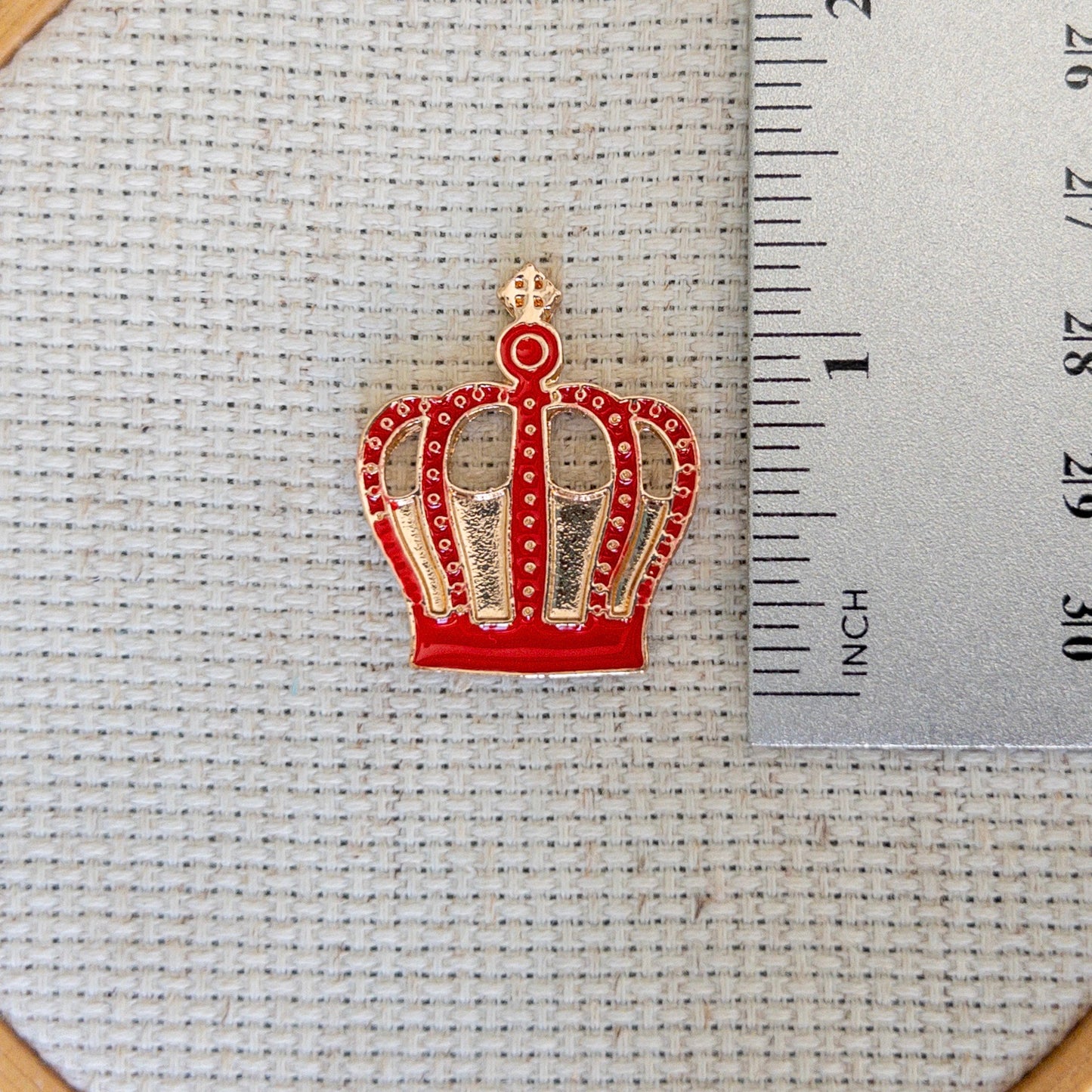 Red Crown Enamel Needle Minder