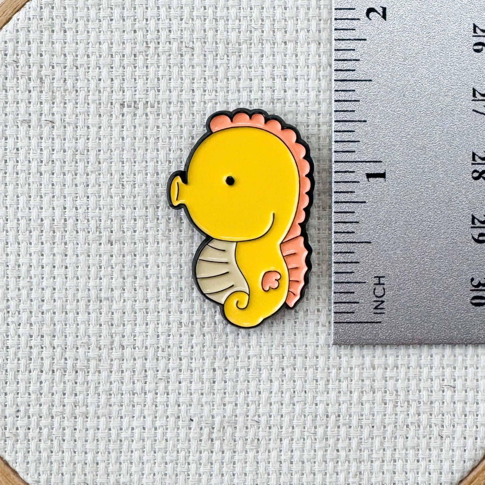 Seahorse Enamel Needle Minder