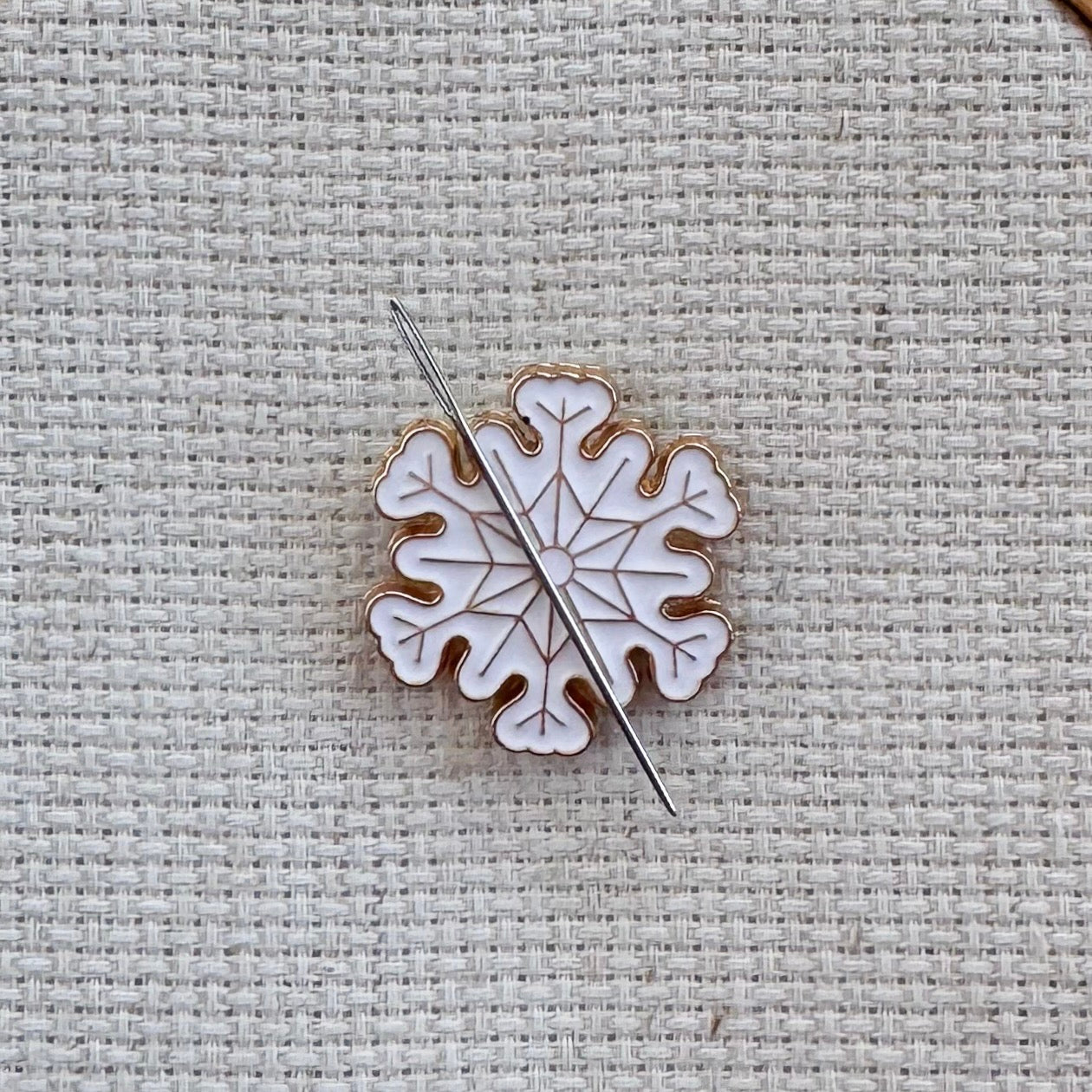 Snowflake Enamel Needle Minder