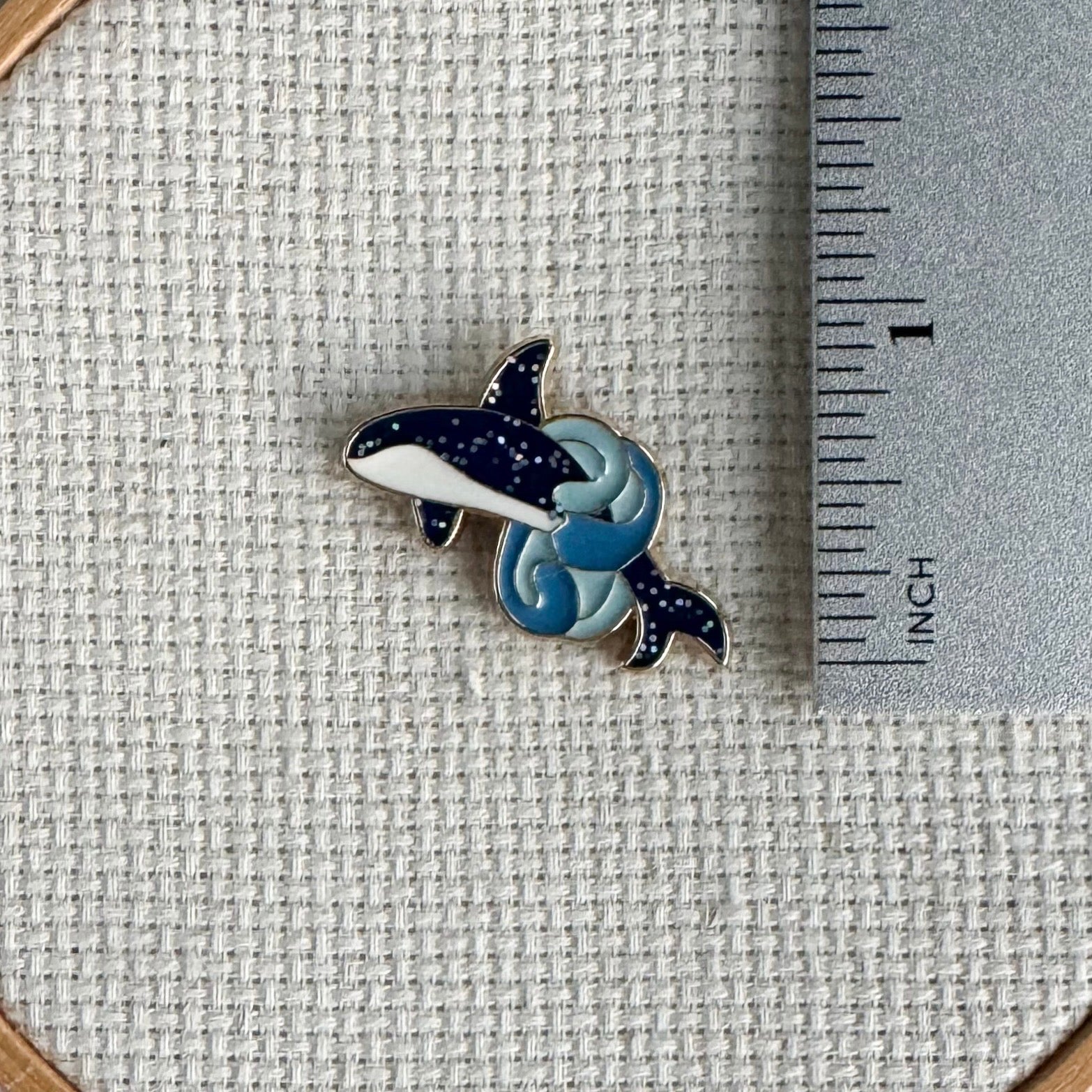 Whale Enamel Needle Minder