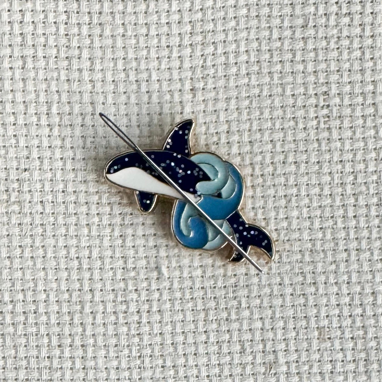 Whale Enamel Needle Minder