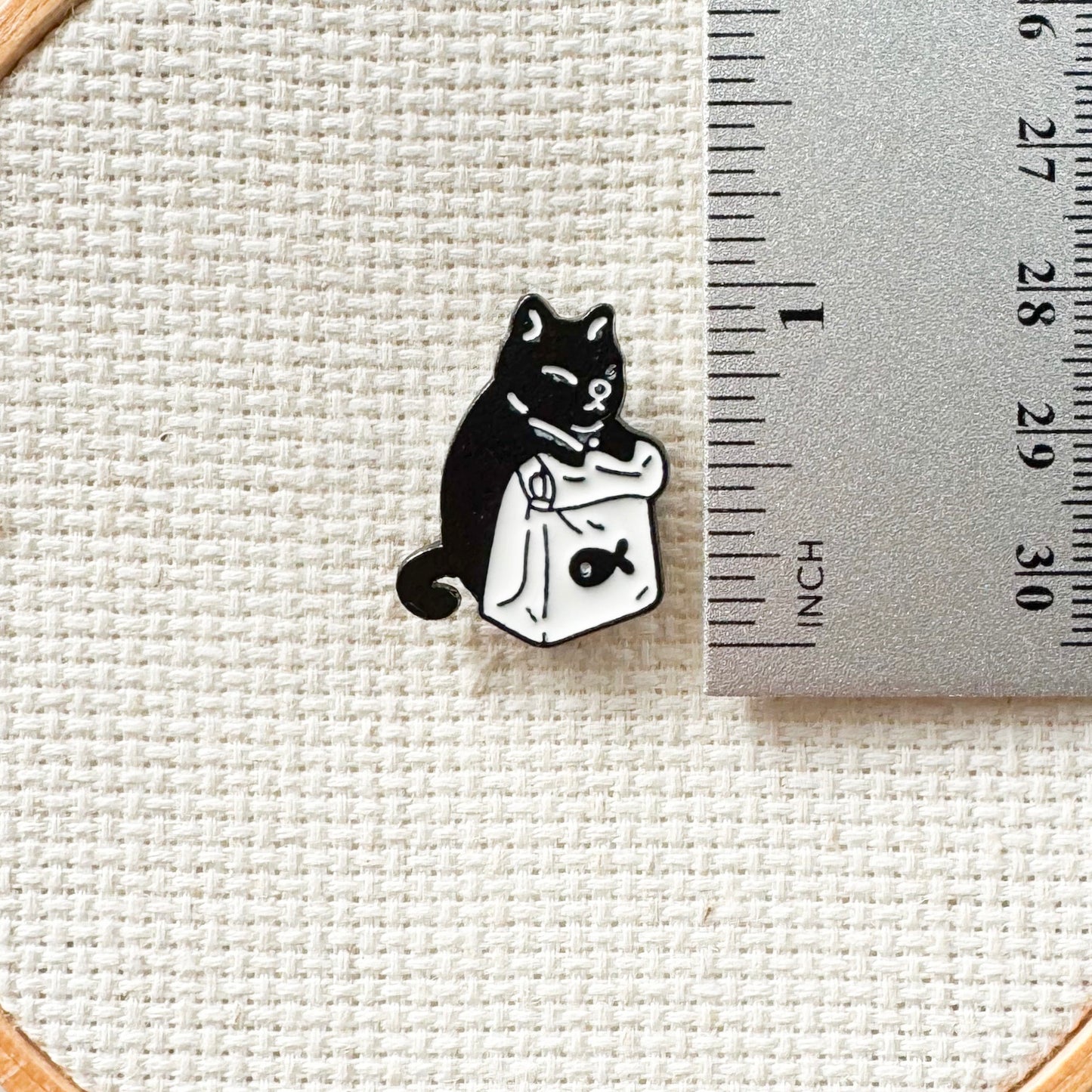 black cat Magnetic Enamel Needle Minder
