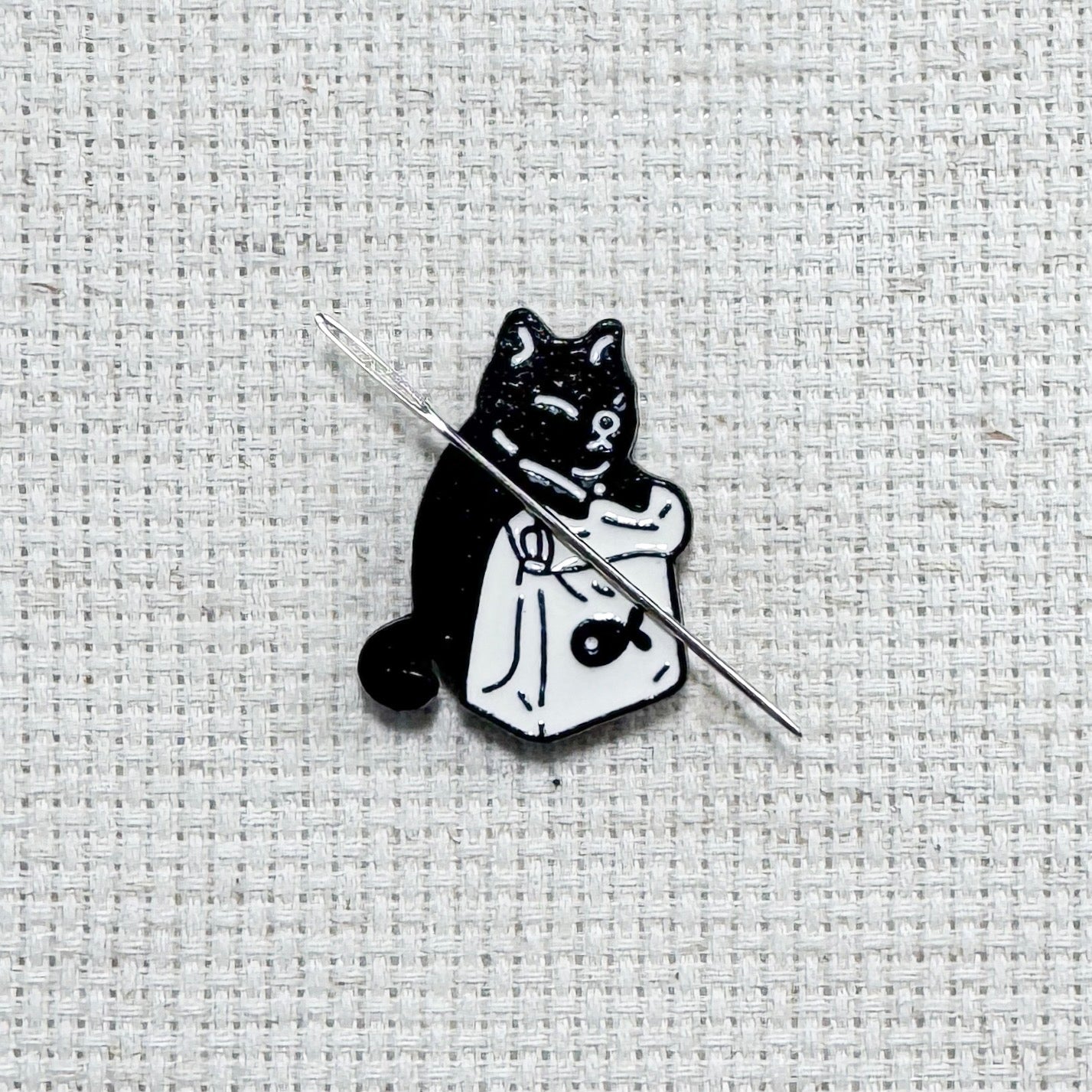 black cat Magnetic Enamel Needle Minder