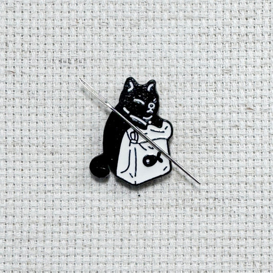 black cat Magnetic Enamel Needle Minder
