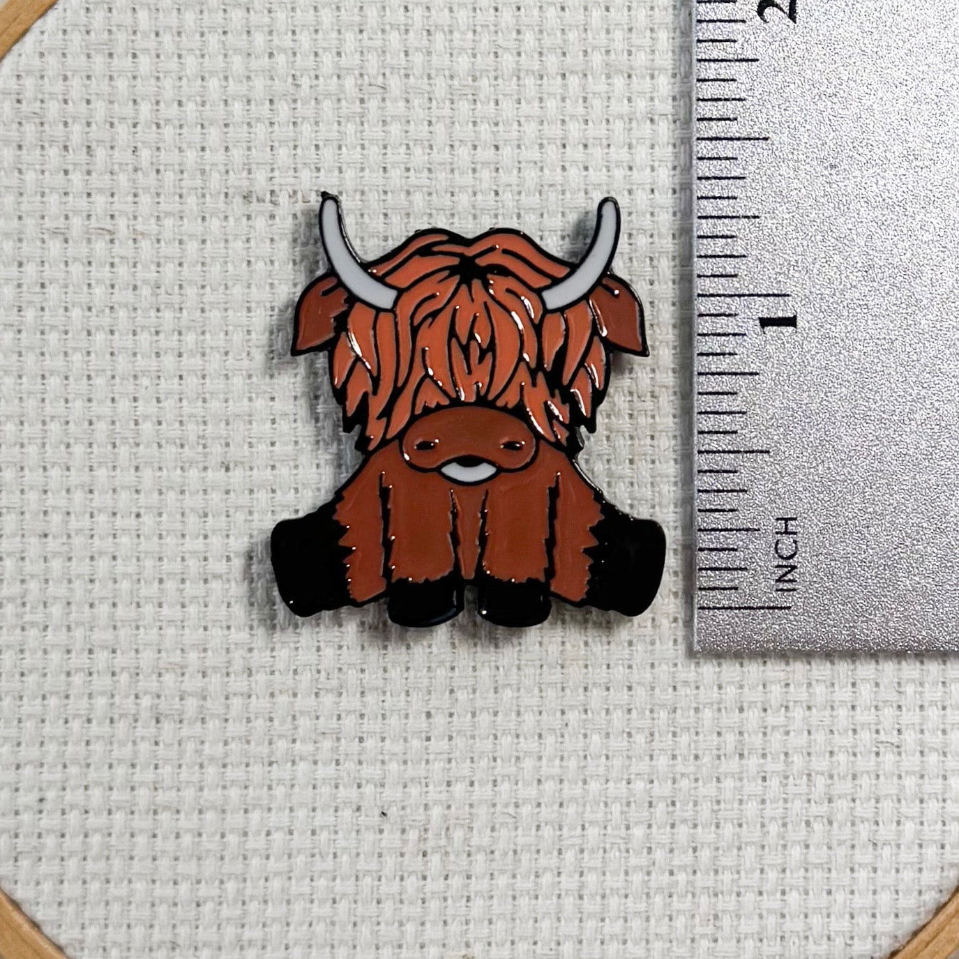 highland cow needle minder