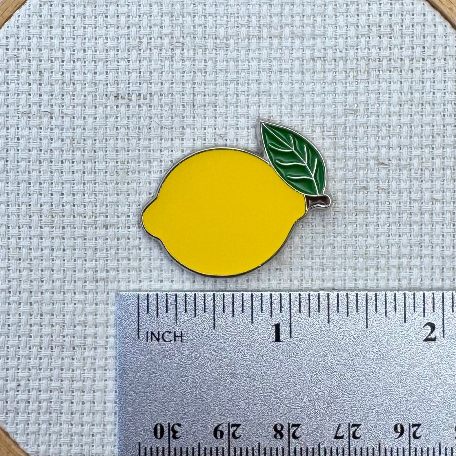 lemon enamel needle minder