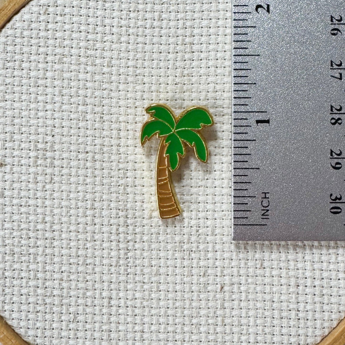 Palm tree magnetic needle minder – tropical enamel accessory for cross stitch, embroidery, and needlepoint – relaxing beach themed stitching gift for summer lovers.