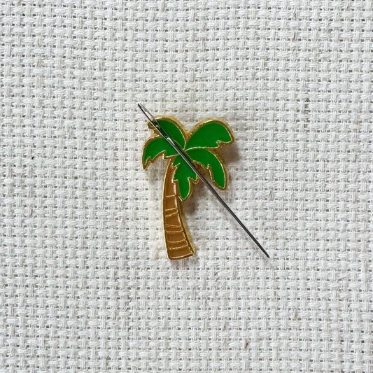 Palm tree magnetic needle minder – tropical enamel accessory for cross stitch, embroidery, and needlepoint – relaxing beach themed stitching gift for summer lovers.