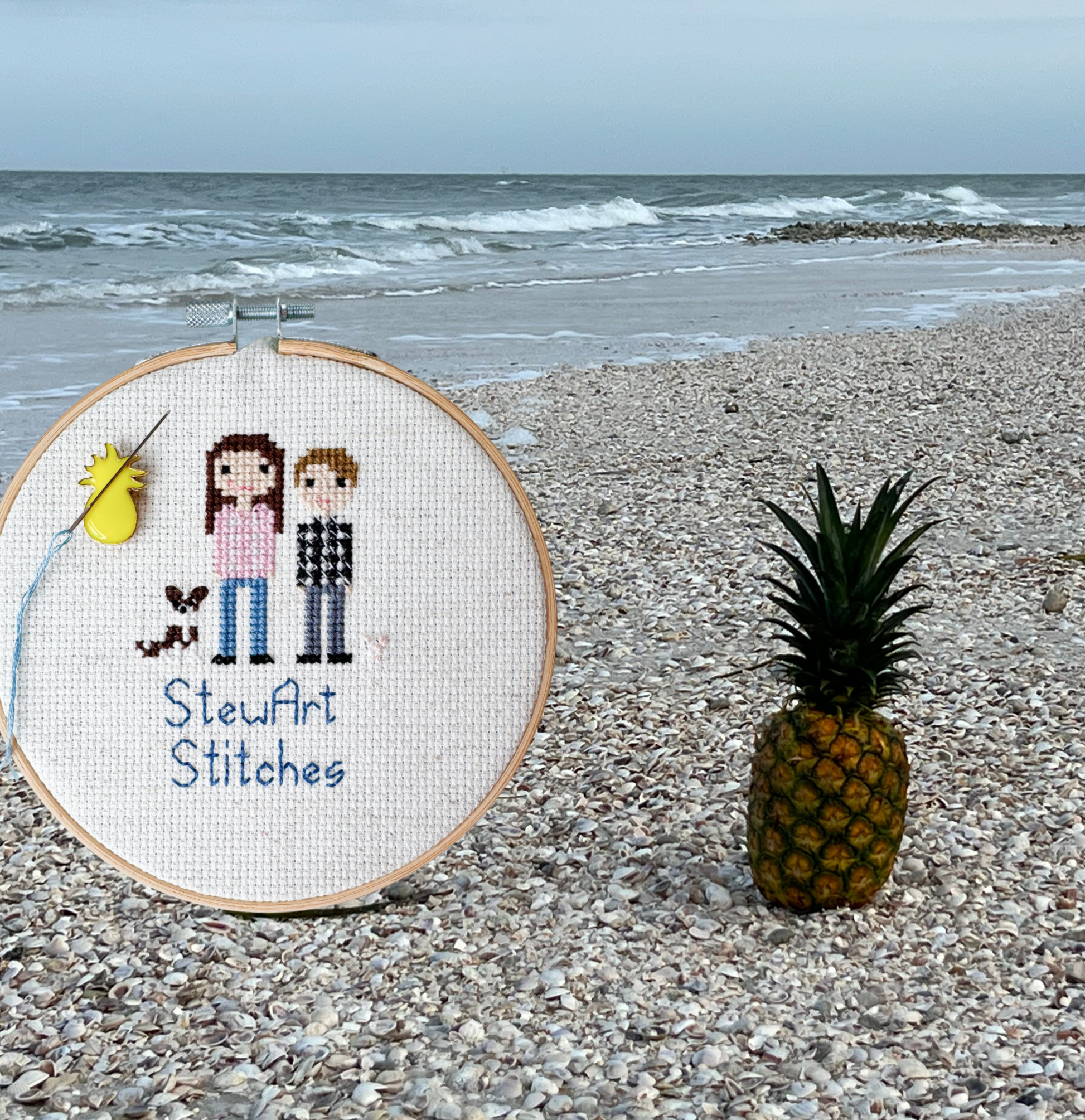 Pineapple Magnetic Enamel Needle Minder