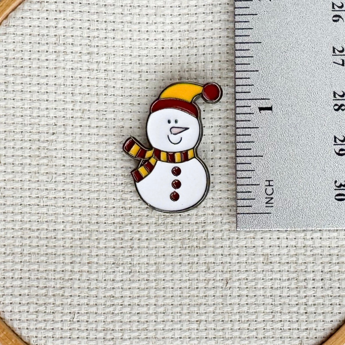 snowman enamel magnetic needle minder