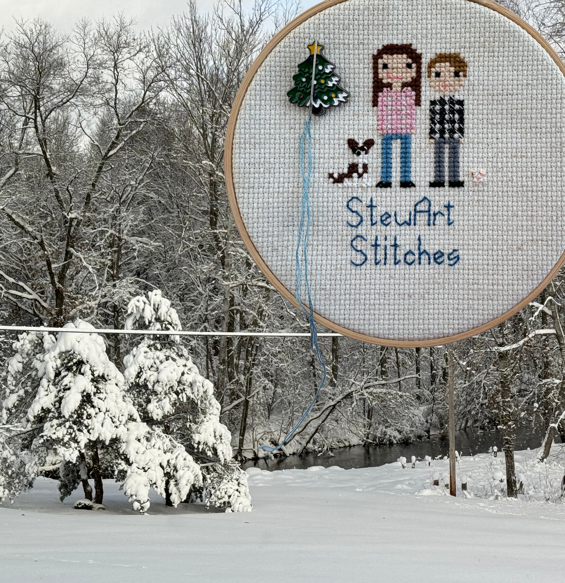 Christmas tree magnetic needle minder – enamel holiday accessory for cross stitch, embroidery, and needlepoint – festive stitching gift with decorated tree design.