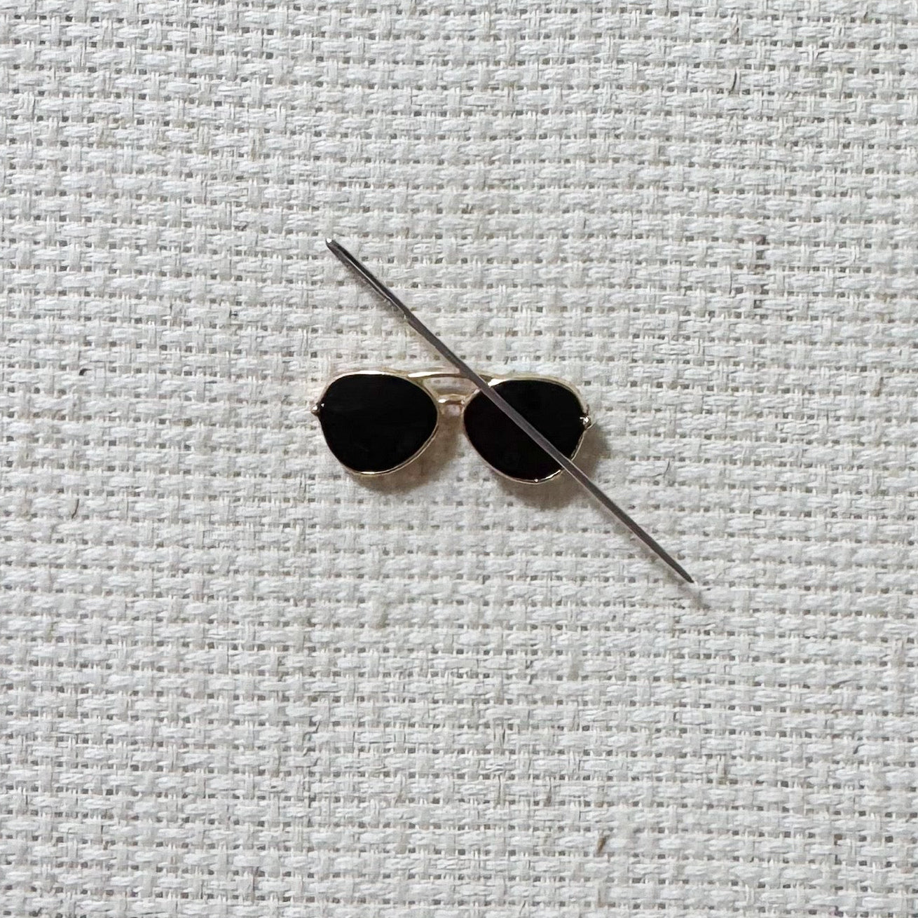 Aviator sunglasses magnetic needle minder – stylish enamel accessory for cross stitch, embroidery, and needlepoint – cool retro stitching gift for summer and travel lovers.